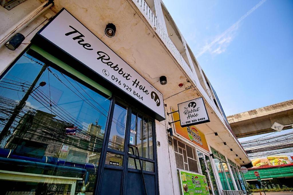 The Rabbit'S Hole Hostel Banguecoque Exterior foto