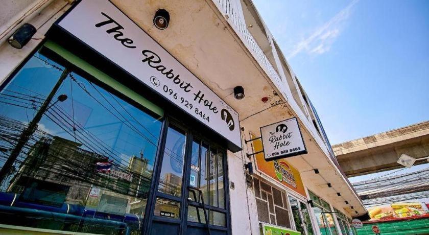 The Rabbit'S Hole Hostel Banguecoque Exterior foto